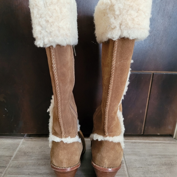 EUC UGG Wedge Boots - Picture 6 of 6